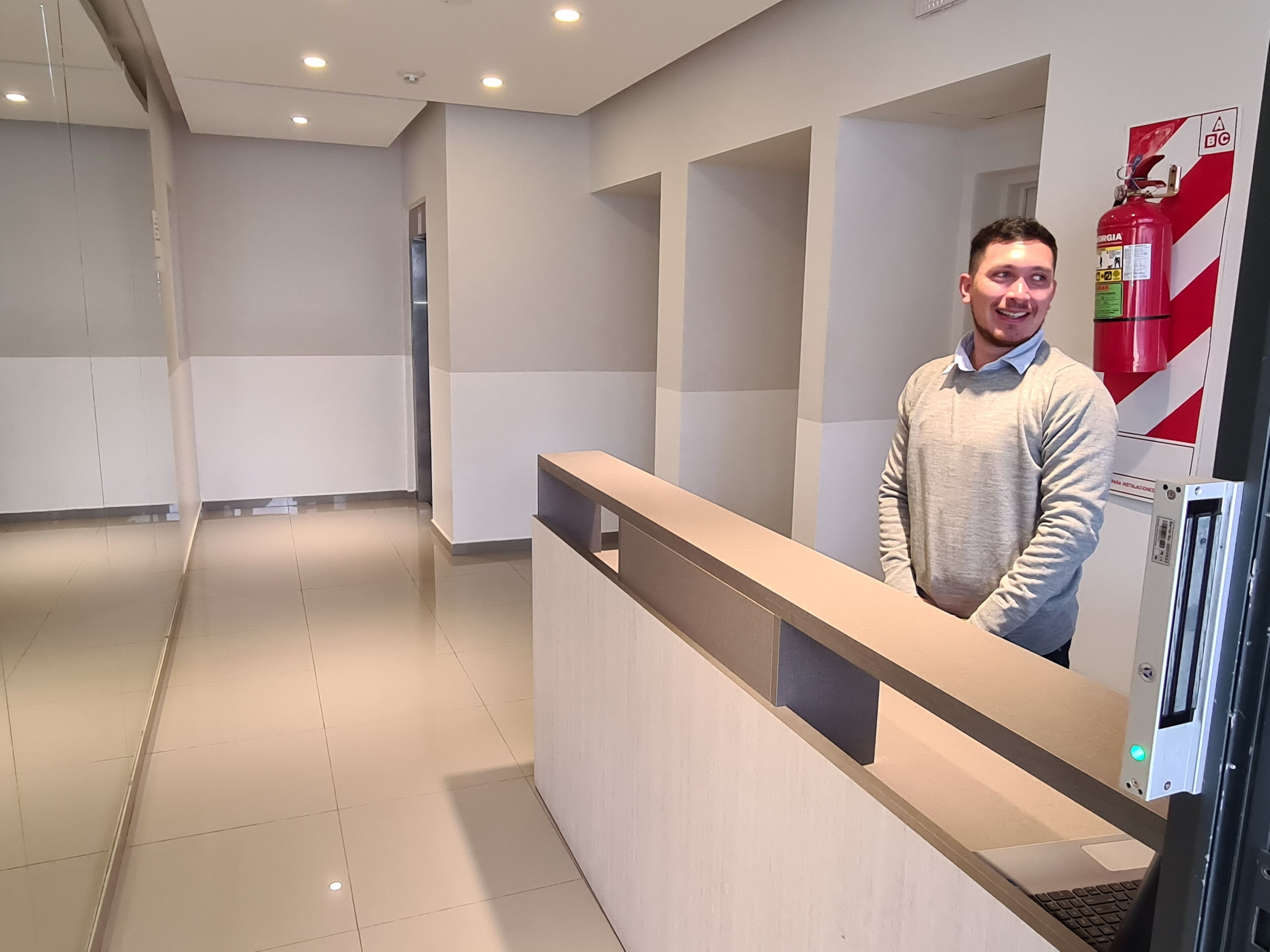 Quầy tiếp tân