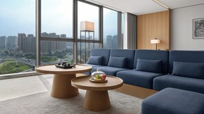 Suite (Nikko) | Minibar, safe på rommet, blendingsgardiner og barnesenger (inkludert)