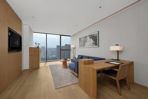 Minibar, safe på rommet, blendingsgardiner og barnesenger (inkludert)