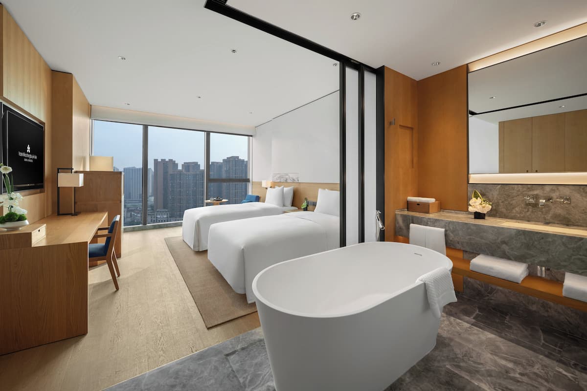 Superior Twin Room (Superior) | Bar mini, peti besi dalam bilik, langsir/tirai gelap terus