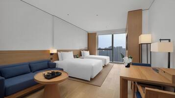 Executive Twin Room | Minibar, in-room safe, blackout drapes, cribs (free)