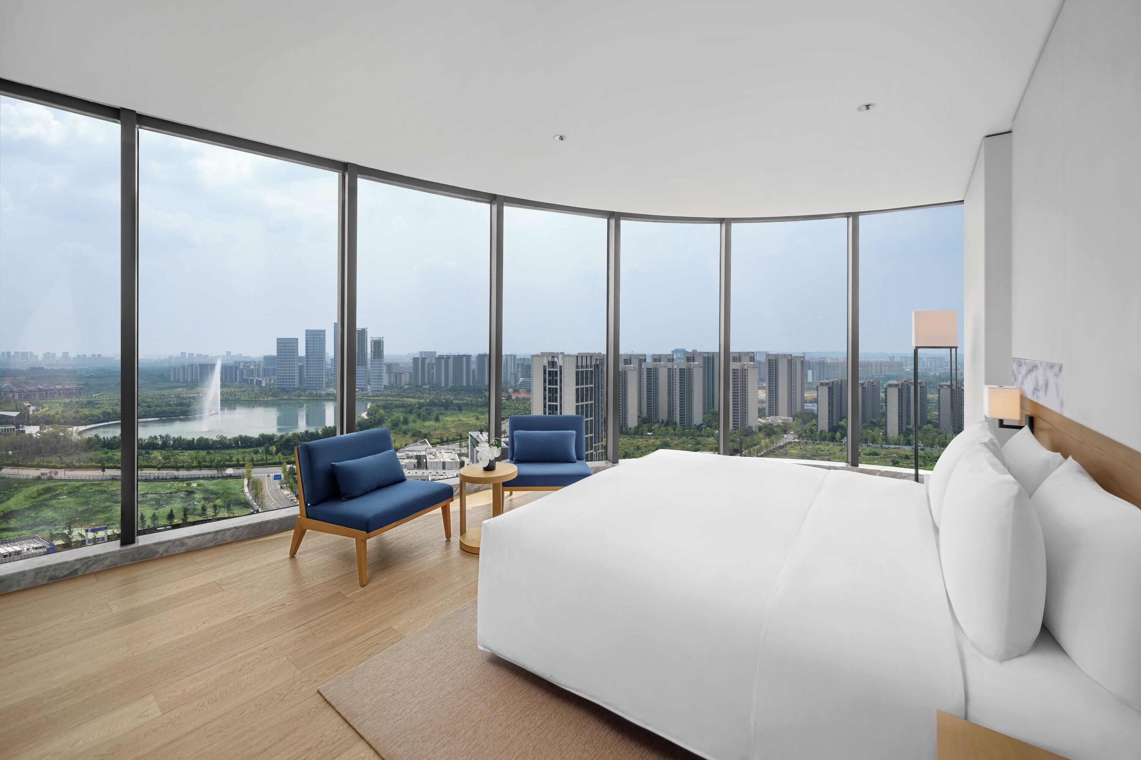 ميني بار وخزنة داخل الغرفة وستائر تعتيم وأسرّة أطفال/رضّع (مجانًا)