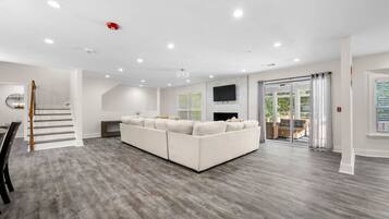 House | 6 bedrooms, Internet