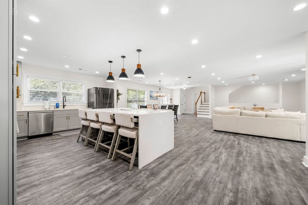 House | 6 bedrooms, high-speed internet