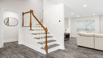 House | 6 bedrooms, Internet