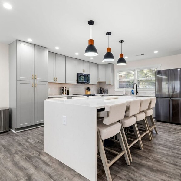 House | Private kitchen - Grand Retreat Luxury Vacation for Large Groups (Fayetteville)