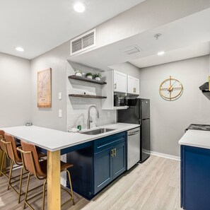 Apartment | 2 bedrooms, iron/ironing board, Internet - Stylish Buckhead Condo Your Urban Getaway in ATL (Atlanta)