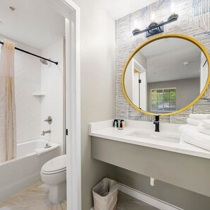 公寓 | 2 間臥室、熨斗/熨衣板、網路服務