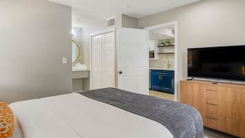 2 bedrooms, iron/ironing board, Internet