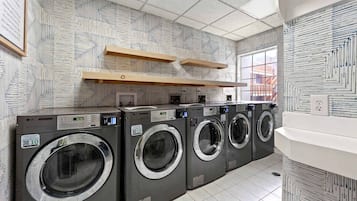 Apartment | 2 bedrooms, iron/ironing board, Internet