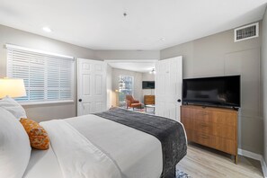 Apartment | 2 bedrooms, iron/ironing board, Internet - Newly Renovated Atlanta Gem Central Buckhead Apt (Atlanta)