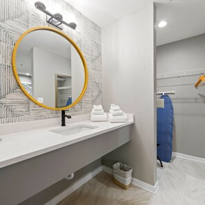 Apartamento | 2 quartos, ferros/tábuas de passar roupa