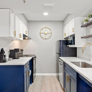 Apartment | 2 bedrooms, iron/ironing board, Internet - Prime Buckhead Chic Condo in Atlanta (Atlanta)