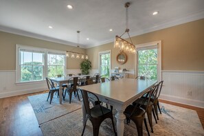 Dining - 9BR Ocean View, Rooftop Pool, Elevator, Pickleball, Putting Green, Basketball (Isle of Palms)