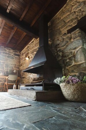Interior - Villa Apedeceo Belesar, Ribeira Sacra, Galicia (Os Queixeiros)