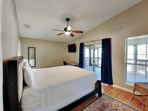 4 bedrooms, iron/ironing board, WiFi, bed sheets - Gulf Six, Spacious Beach House, Sleeps 10 + Short Walk to the Beach! (Panama City Beach)