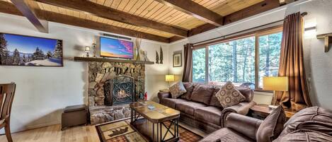 TV connectée, cheminée, baby-foot