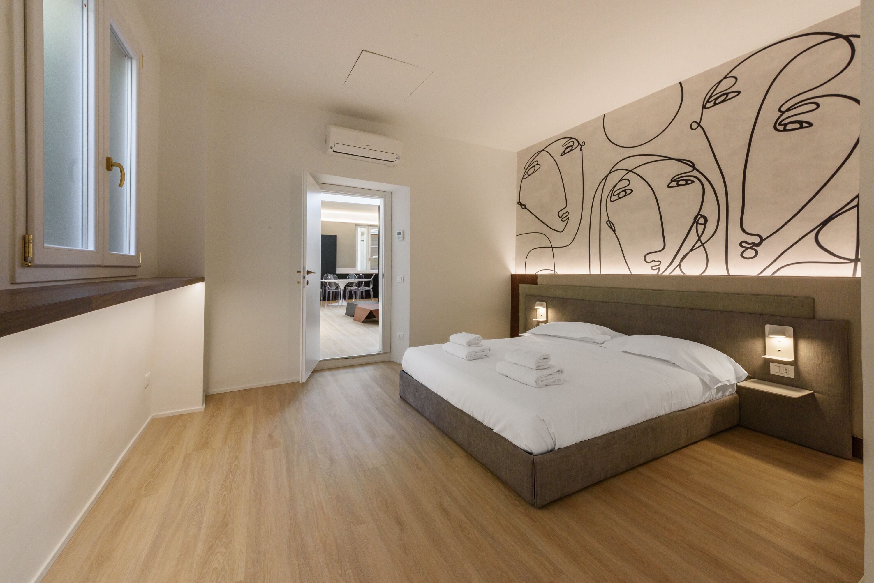 Luxury Apartment | 3 bedrooms, premium bedding, down duvets, individually decorated