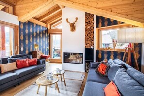 Télévision, cheminée