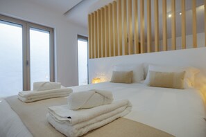 4 bedrooms, iron/ironing board, free WiFi, bed sheets - Sunset Villa (Faro)