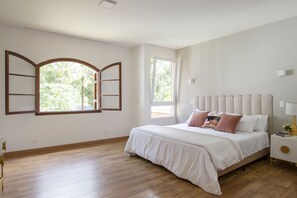 6 bedrooms, WiFi, bed sheets - Mansão no Bairro Morumbi - 4 Minutos do Hospital Ablert Einstein- 7 min Shopping (Jardim Viana São Paulo)