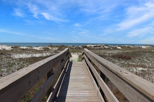 Beachfront, Next to Pool, Hot Tub! "Sandpiper" - Club at Cape San Blas