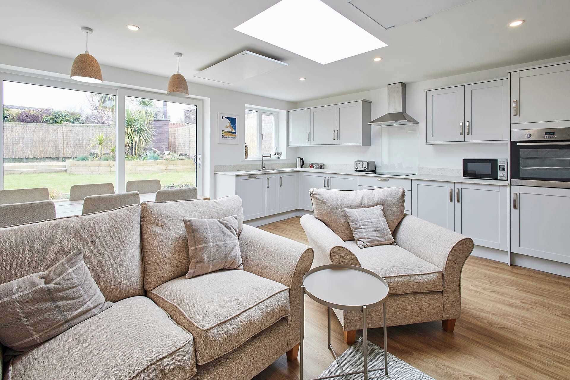 Emilyn House, Whitburn - Host & Stay