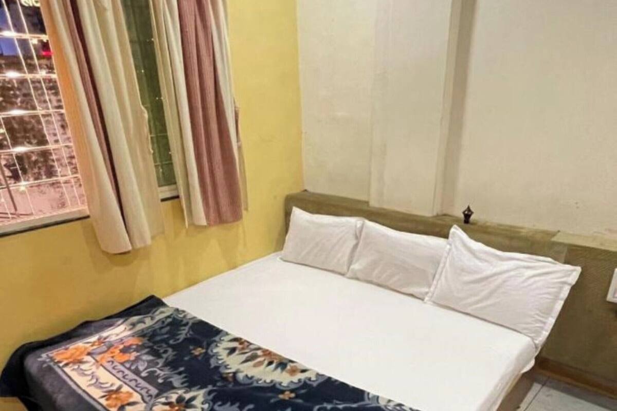 Espaço de trabalho para notebook, Wi-Fi de cortesia, roupa de cama