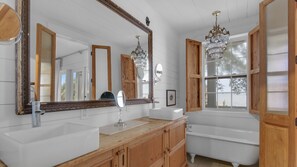 Hair dryer - Bayfront Dream: 3BR/3BA with Dock, Deck, Fireplace & Free Attraction Tickets! (Santa Rosa Beach)