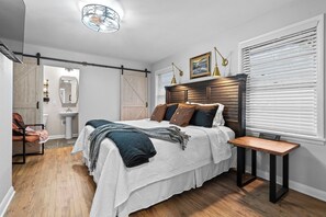 5 bedrooms, desk, iron/ironing board, free WiFi