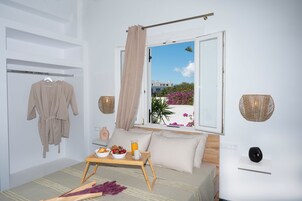 Cunas, wifi gratis y ropa de cama 