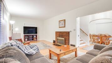 House (3 Bedrooms) | Front of property