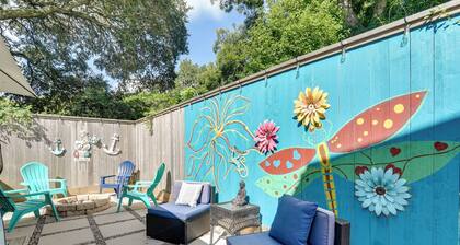 3 Mi to Boardwalk: Bacliff Apartment w/ Hot Tub