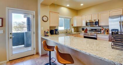 Oro Valley Condo w/ Community Pool: Near Hiking!