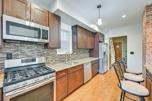 Apartment (3 Bedrooms) | Interior - Jersey City Apartment w/ Game Room: 7 Mi to Nyc! (Jersey City)