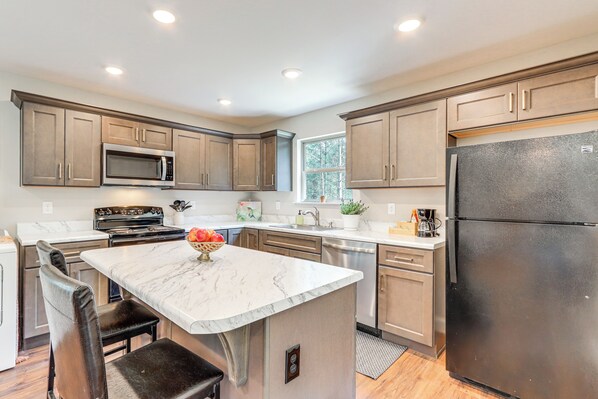 House (2 Bedrooms) | Interior - Near Hiking & Fishing: Reliance Home w/ Fire Pit! (Reliance)