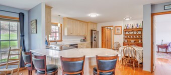 Views of Canandaigua Lake: Middlesex Retreat!