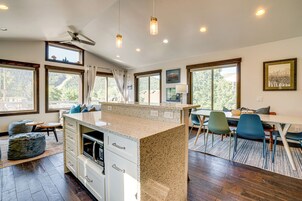 Hús (3 Bedrooms) | Að innan