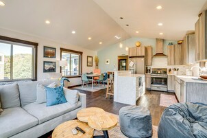 Hús (3 Bedrooms) | Að innan