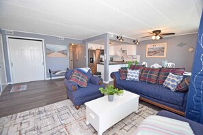 Living area - Thunder Island 137d 2 Bedroom Condo by RedAwning (Ocean City)