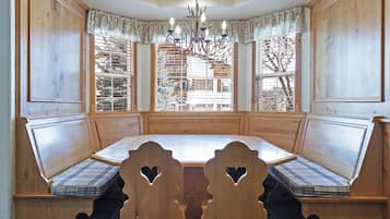 Chalet, 4 Bedrooms | 4 bedrooms, free WiFi