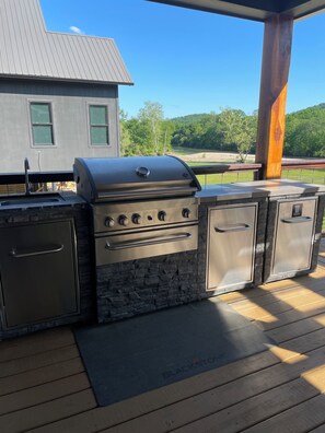 Property grounds - "RIVER TIME" CABIN DIRECTLY ON CADDO RIVER, FLAT YARD (Glenwood)