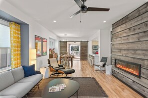 TV connectée, cheminée