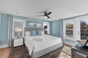 3 chambres, bureau, fer et planche à repasser, lit parapluie