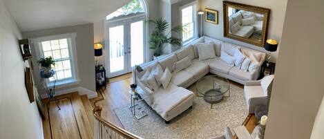 Smart-tv och eldstad