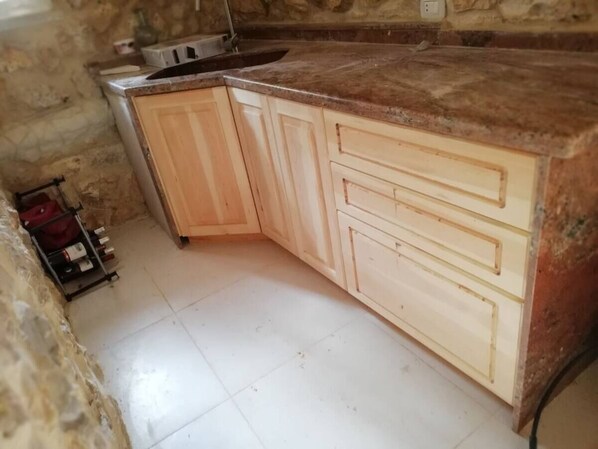 冰箱、微波炉、烤箱、炉灶