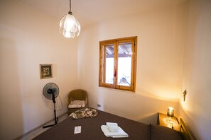 2 bedrooms, bed sheets