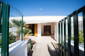 Familienhaus, Mehrere Schlafzimmer (Villetta Tesea In Residence Near The) | Terrasse/Patio