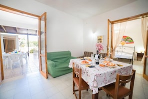 Standard Apartment, Multiple Bedrooms, 2 Bathrooms (Villetta Fresca With Garden Near The) | Dining