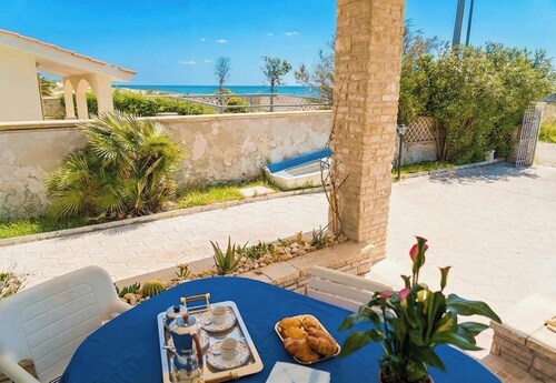 Villa Milon Near The Sea